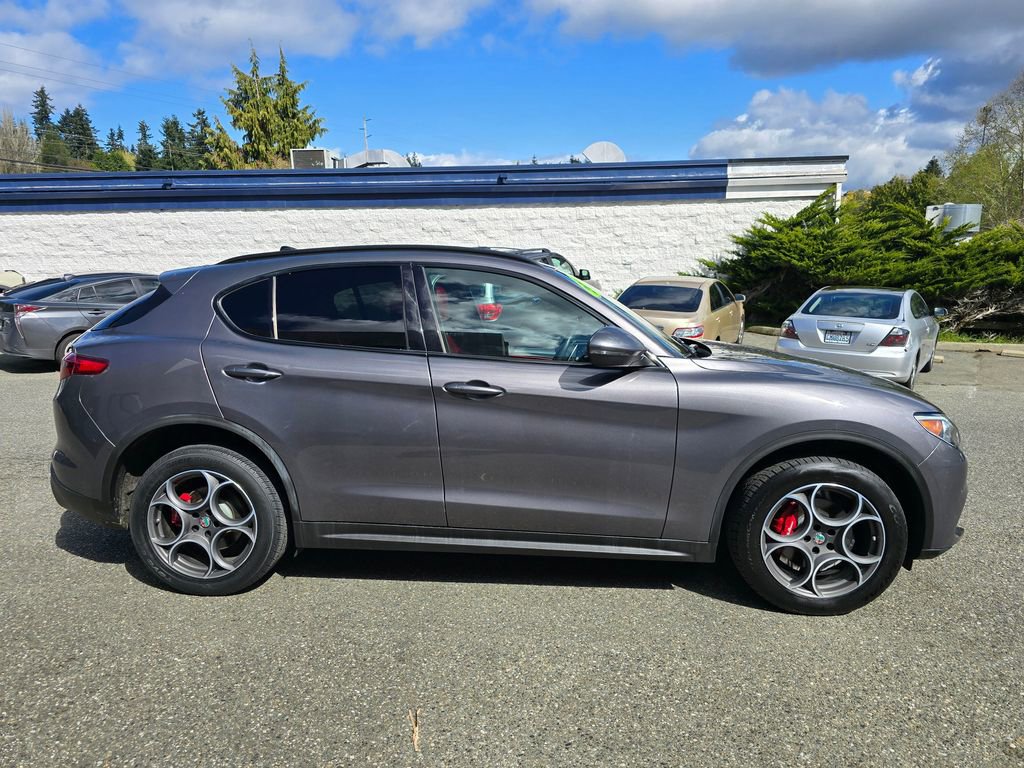 Used 2018 Alfa Romeo Stelvio Ti Sport image 9