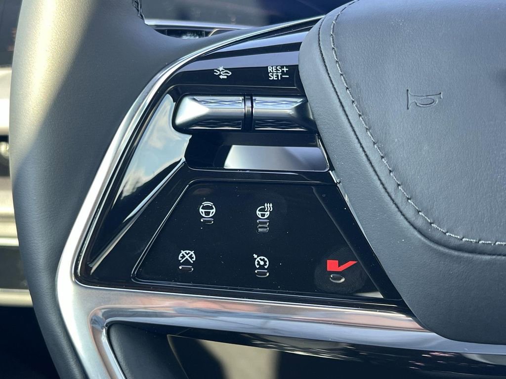 New 2026 Cadillac Vistiq Platinum image 13