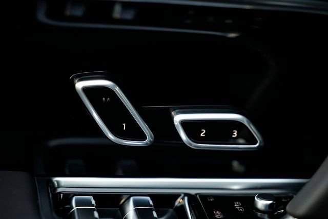 New 2026 Land Rover Range Rover SE image 19