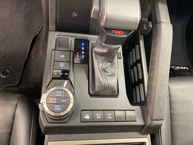 Used 2024 Toyota Tacoma TRD Off-Road w/ TRD Off Road Premium Package AWD/4WD image 21