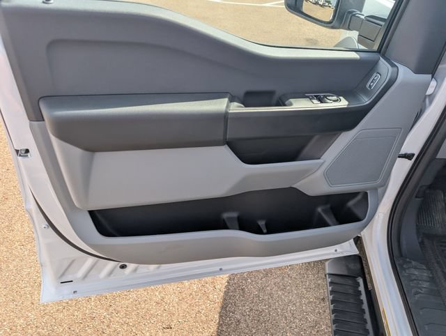 New 2026 Ford F550 4x4 Regular Cab Super Duty image 13