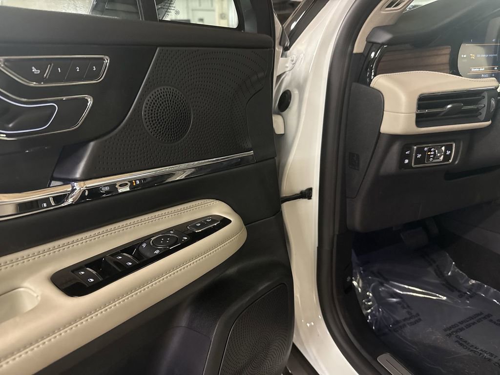 Certified 2025 Lincoln Corsair Grand Touring w/ Equipment Group 301A image 15