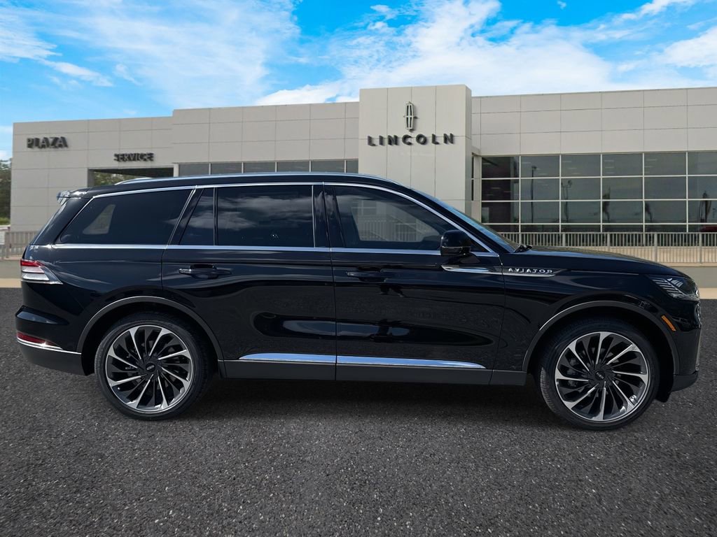 New 2025 Lincoln Aviator Reserve image 2