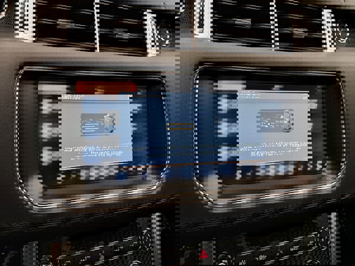 Used 2017 Land Rover Range Rover Sport SVR AWD/4WD image 47