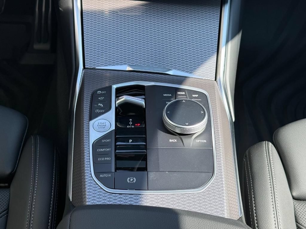 New 2026 BMW 330i xDrive Sedan w/ M Sport Package AWD/4WD image 8