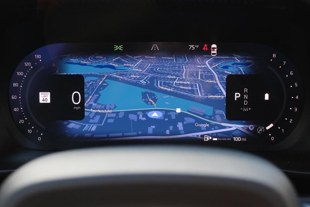 Certified 2025 Volvo XC40 B5 Plus AWD/4WD image 35