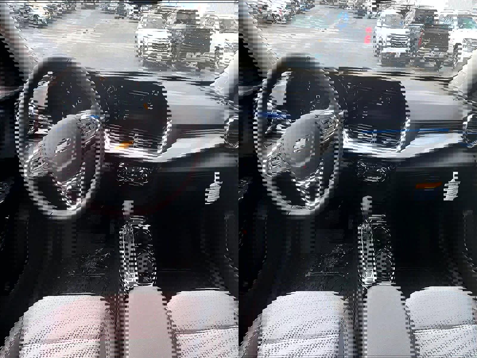 New 2026 Chevrolet Trax LT w/ LT Convenience Package FWD image 12