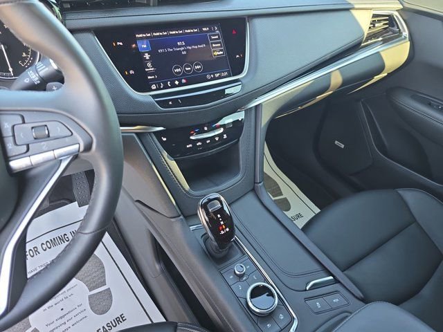 Certified 2024 Cadillac XT6 Luxury image 23