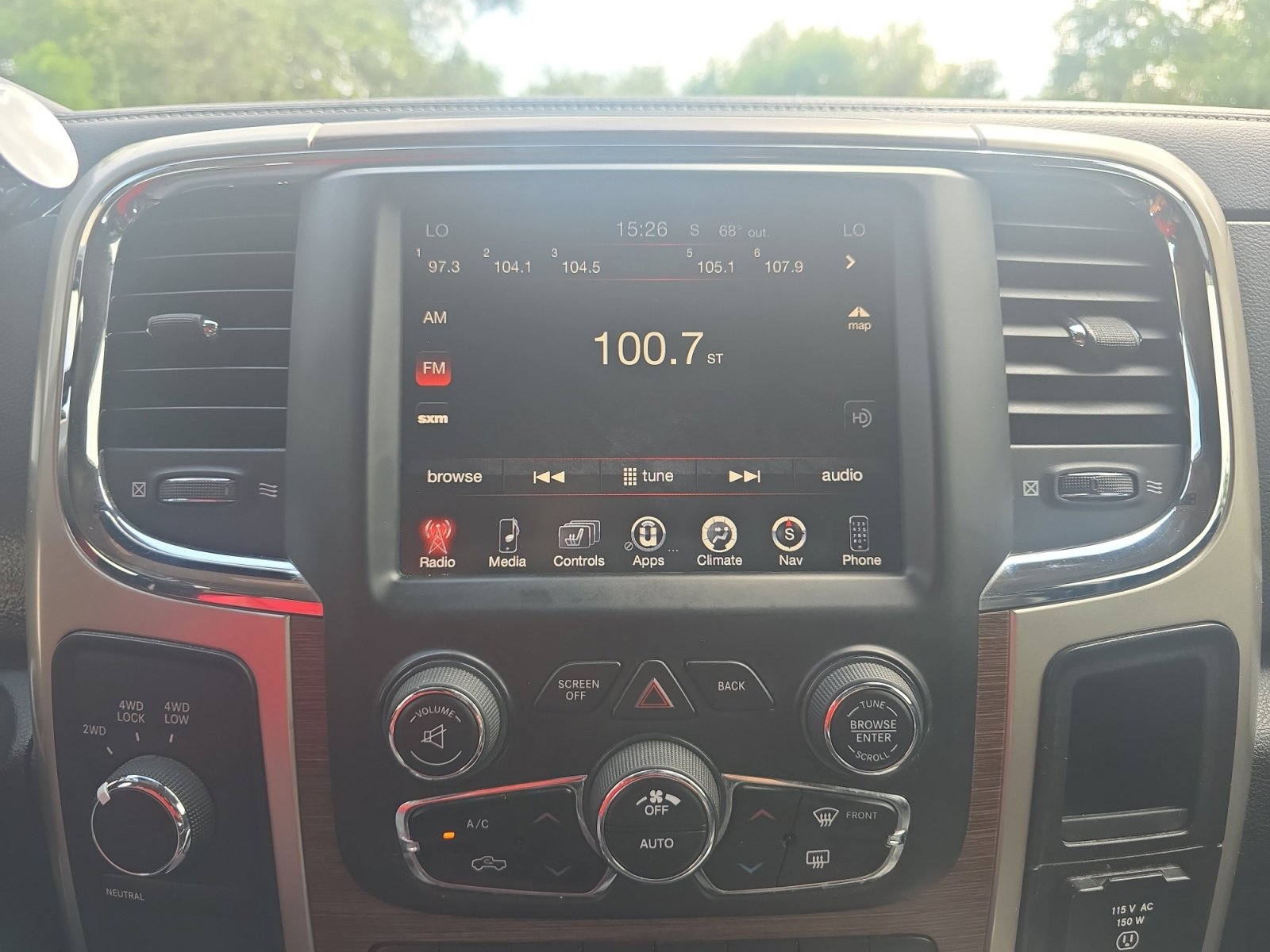 Used 2015 RAM 2500 Laramie w/ Convenience Group image 16