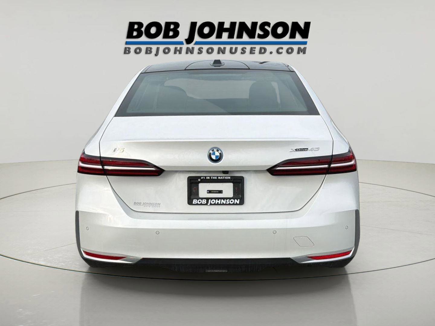 Used 2025 BMW i5 xDrive40 w/ Executive Package AWD/4WD image 4