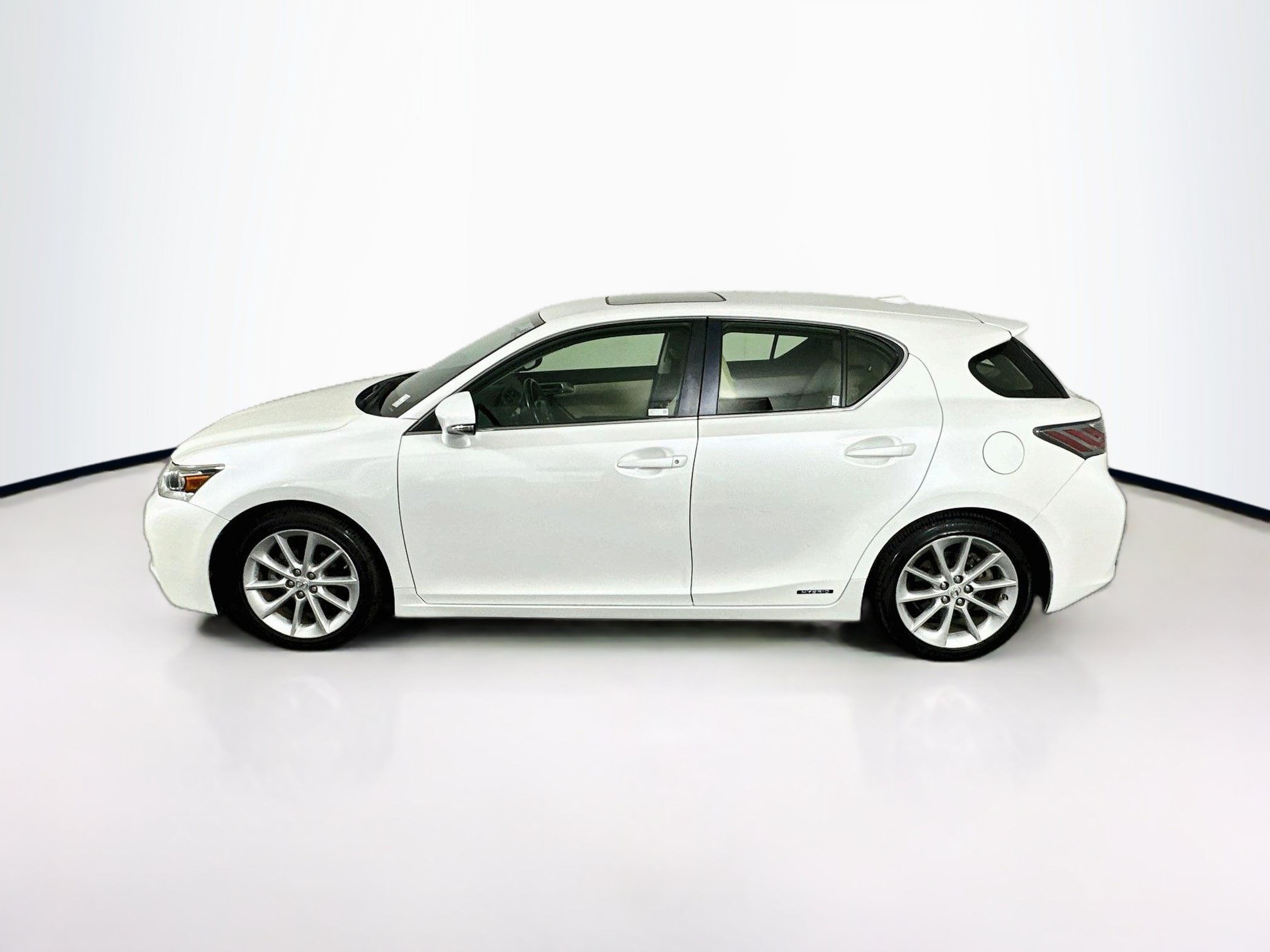 Used 2013 Lexus CT 200h w/ Premium Pkg w/Navigation FWD image 4