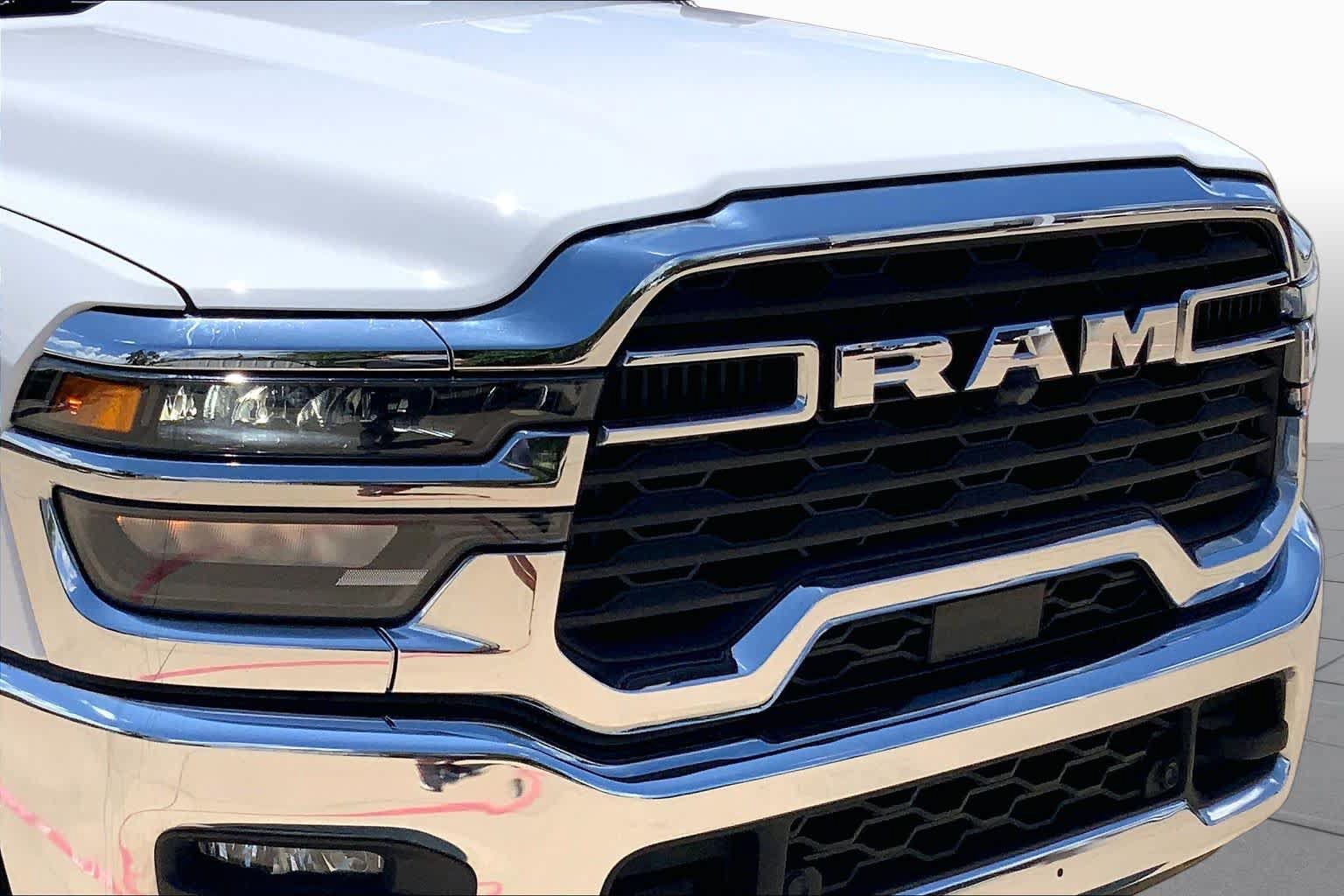 Used 2025 RAM 2500 Big Horn AWD/4WD image 30