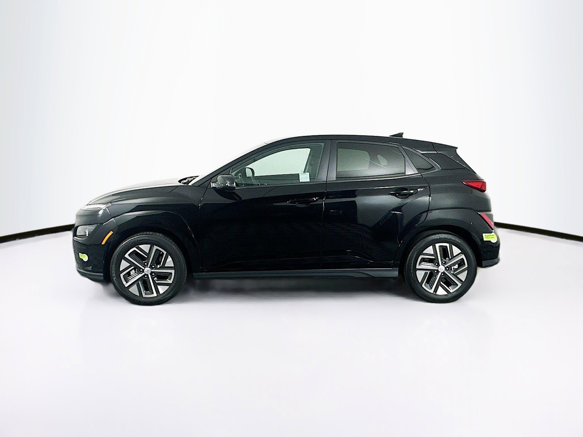 Used 2023 Hyundai Kona SE FWD image 4