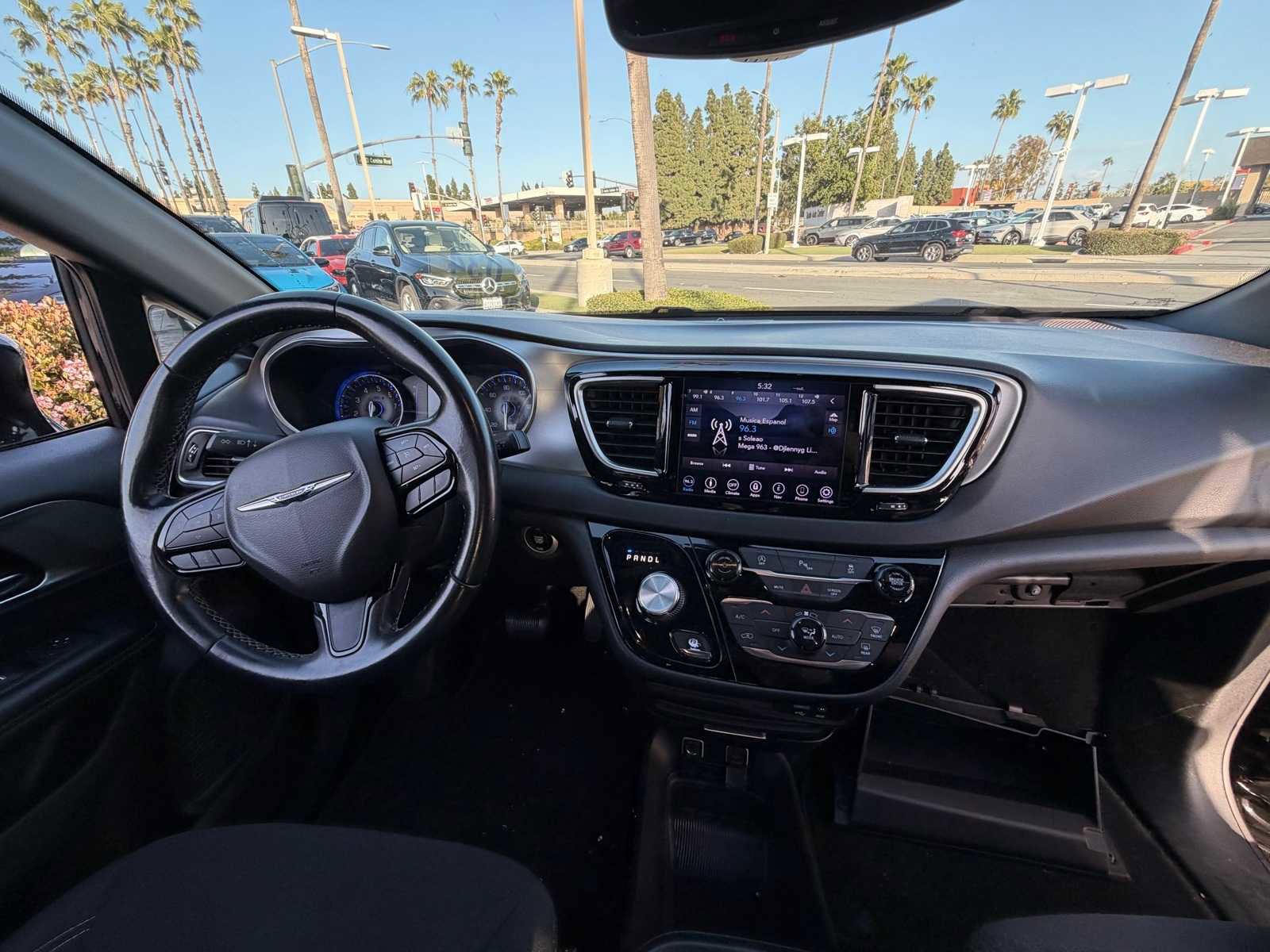 Used 2019 Chrysler Pacifica Touring Plus w/ S Appearance Package image 18