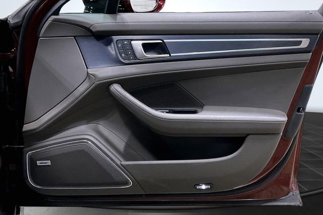 Used 2022 Porsche Panamera 4 Platinum Edition image 25