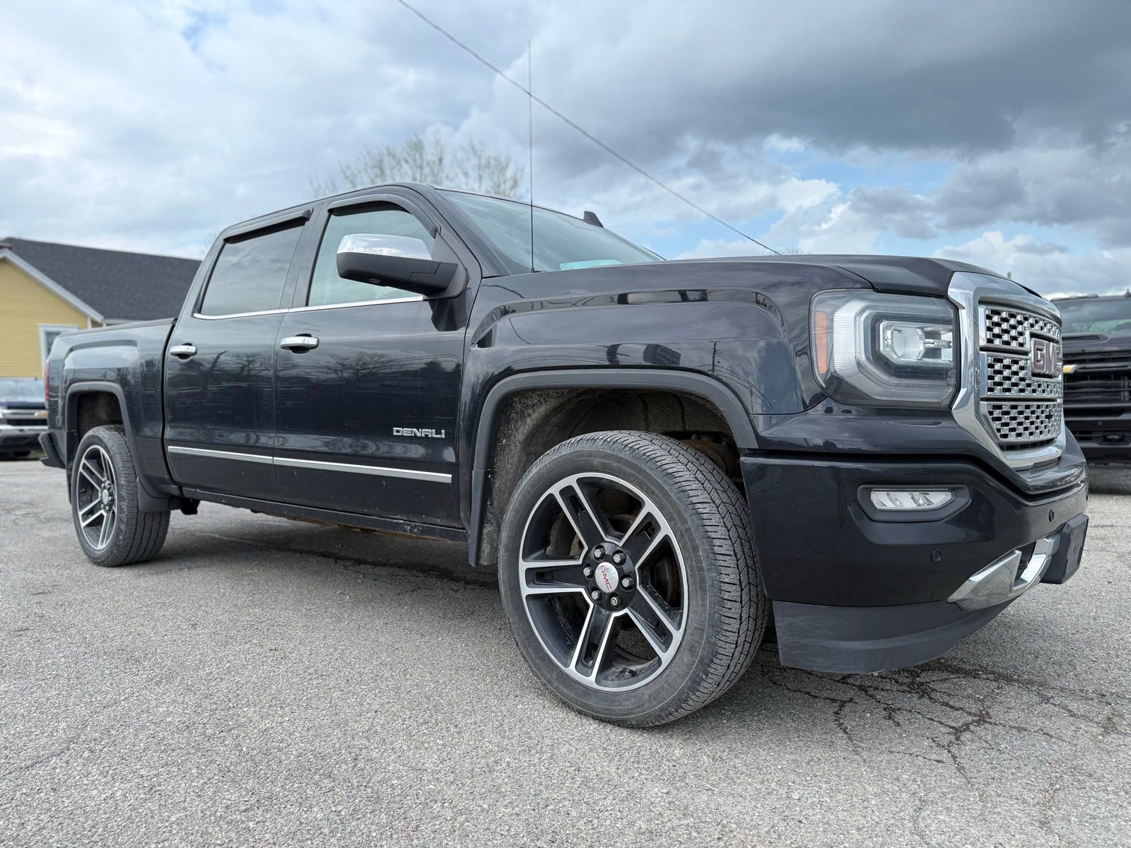 Used 2016 GMC Sierra 1500 Denali w/ Enhanced Driver Alert Package image 9