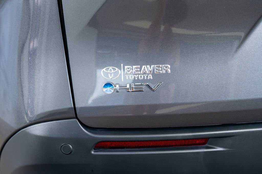 Used 2025 Toyota Sienna XLE image 16