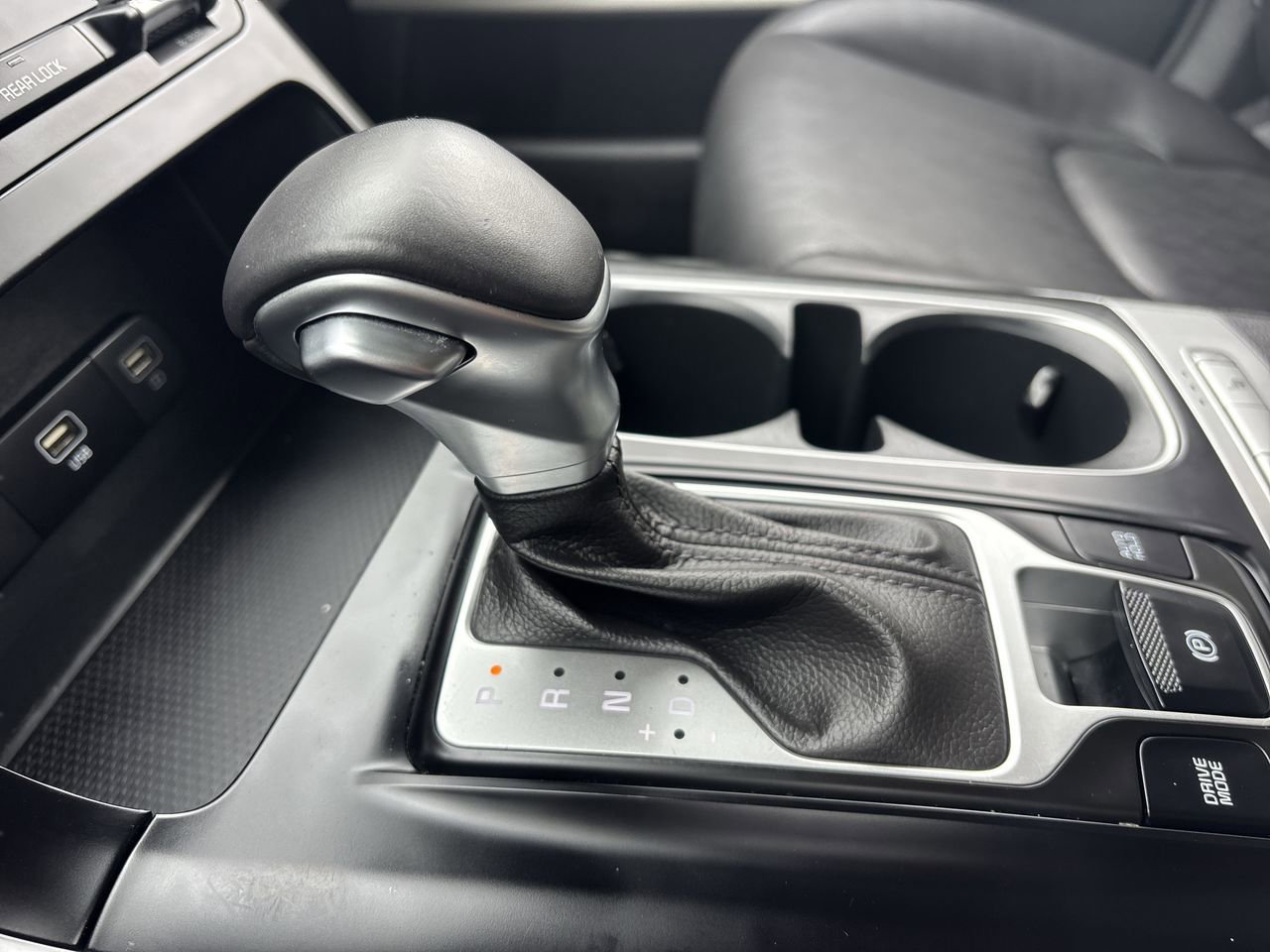 Used 2024 Kia Carnival LX image 25