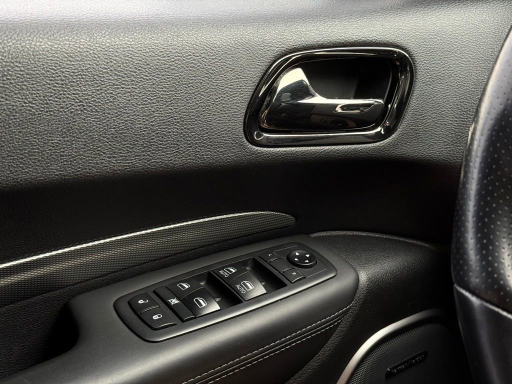 Used 2020 Dodge Durango R/T w/ Technology Group AWD/4WD image 17