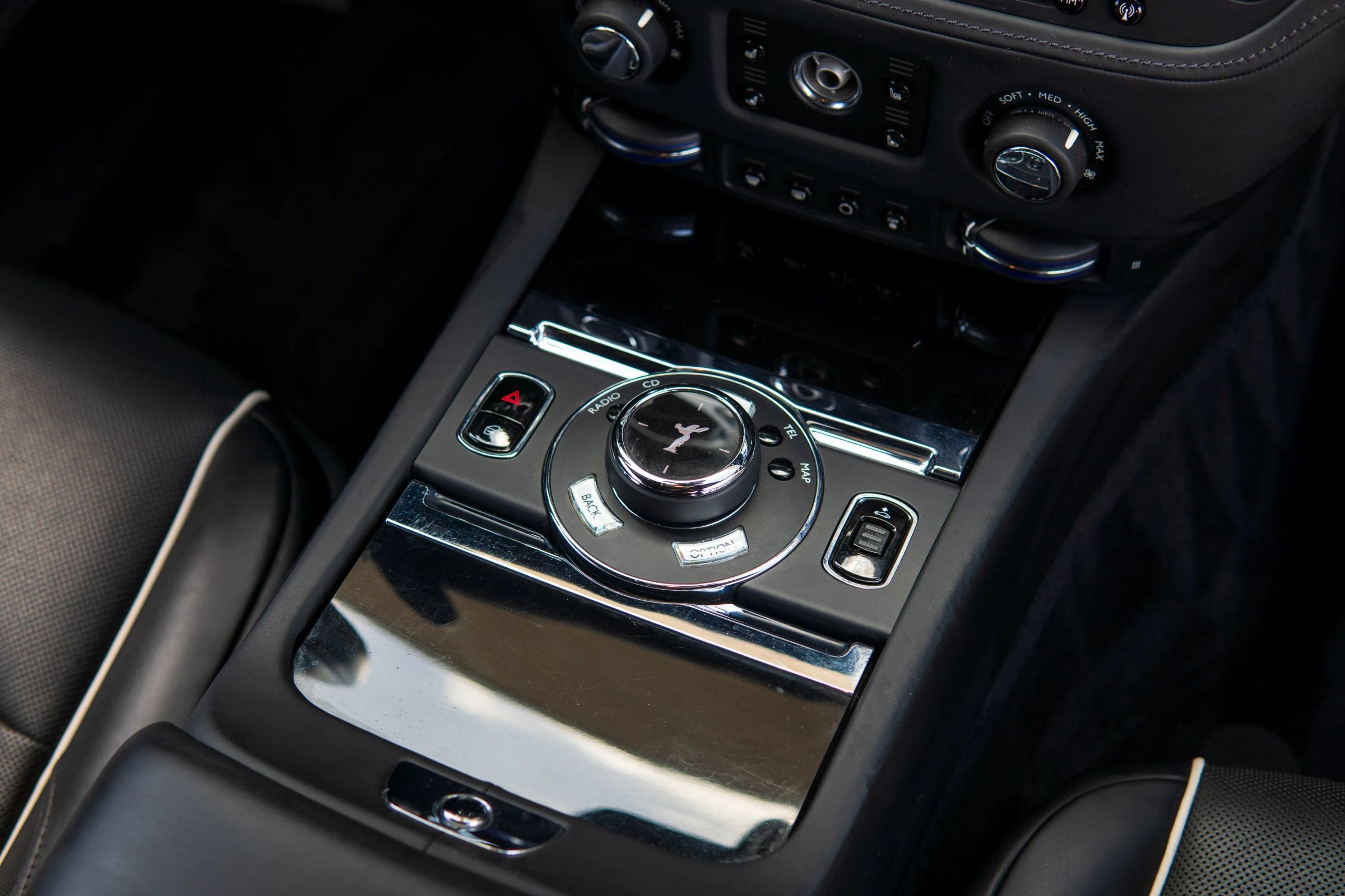 Used 2016 Rolls-Royce Wraith RWD image 40