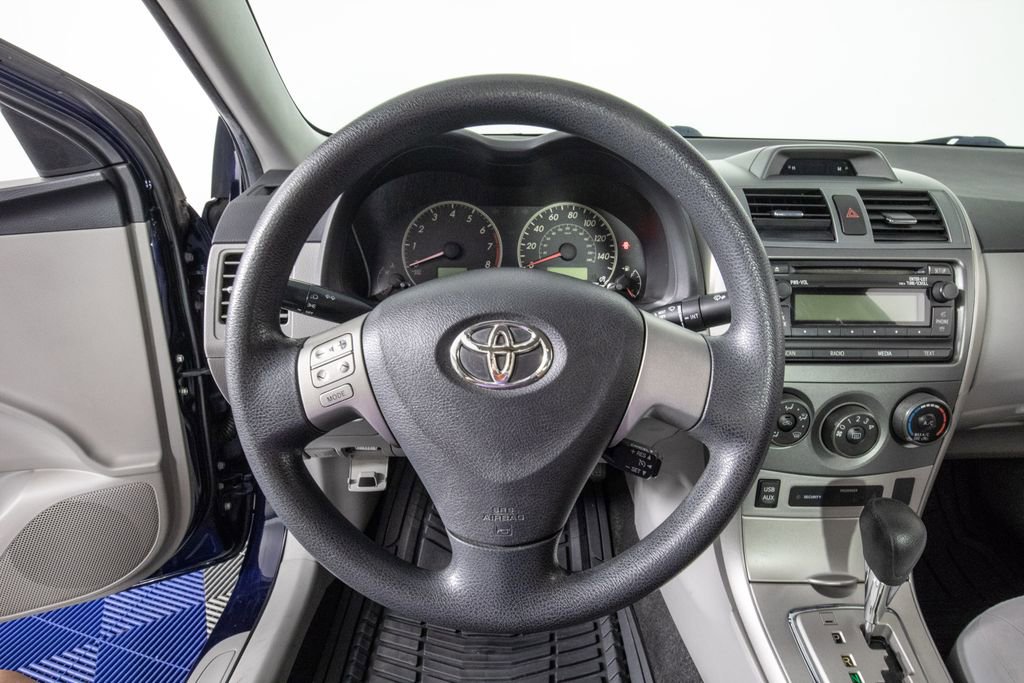 Used 2012 Toyota Corolla LE FWD image 17