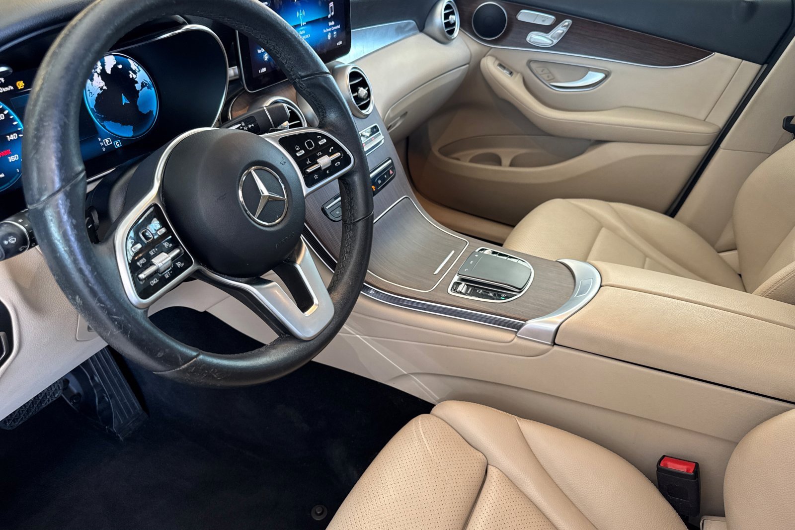 Used 2022 Mercedes-Benz GLC 300 4MATIC image 9