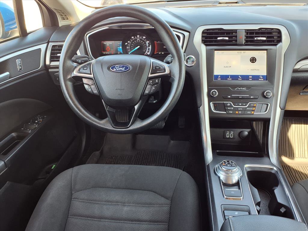 Used 2020 Ford Fusion SE image 30