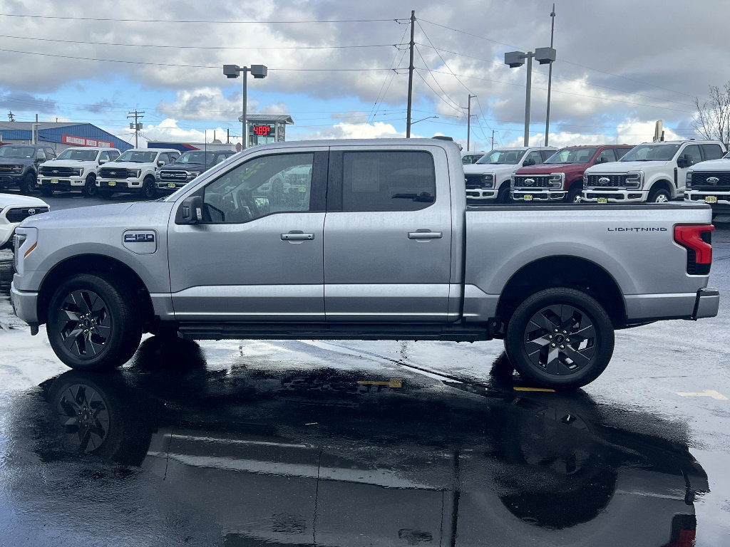 Used 2025 Ford F150 Lightning Flash image 12