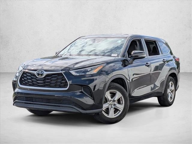 Used 2023 Toyota Highlander L image 1