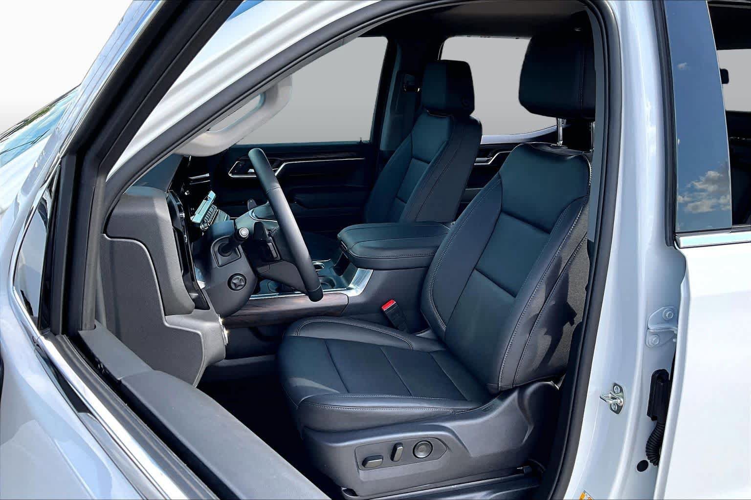 Used 2026 GMC Sierra 1500 SLT RWD image 8