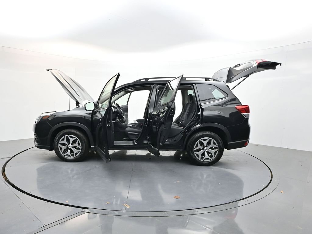 Used 2024 Subaru Forester Premium image 33