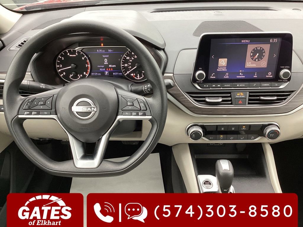 Used 2025 Nissan Altima 2.5 SV FWD image 15