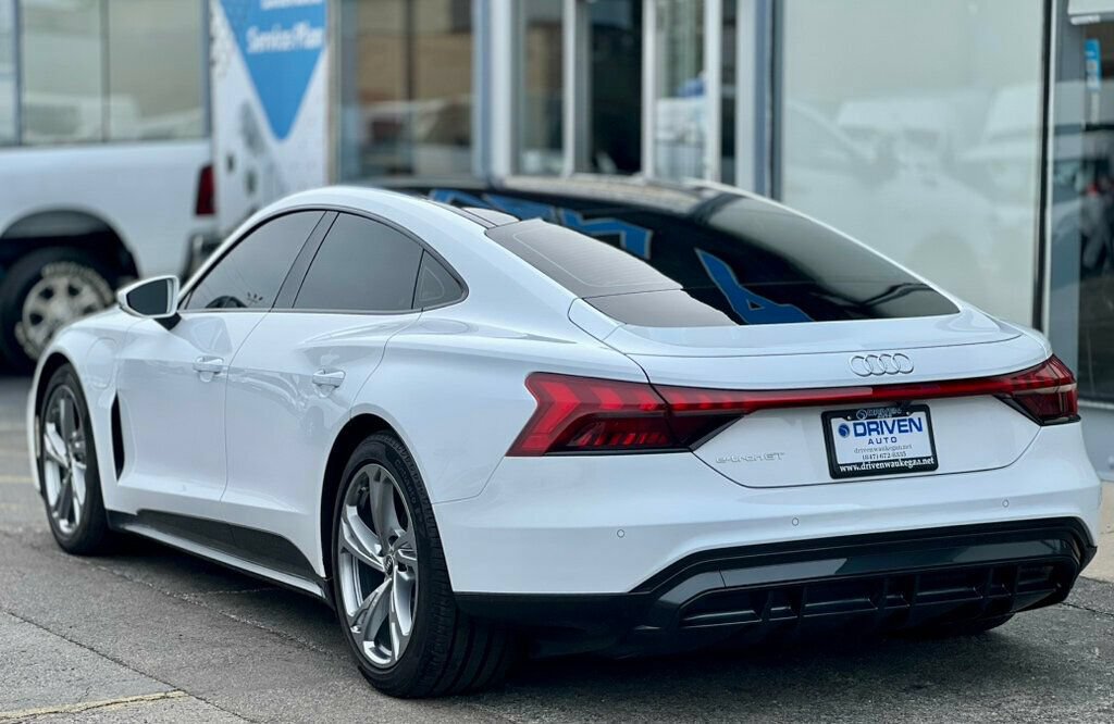 Used 2022 Audi e-tron GT Premium Plus AWD/4WD image 3
