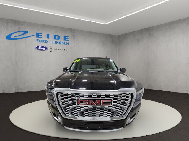 Used 2024 GMC Yukon Denali w/ Advanced Technology Package AWD/4WD image 5