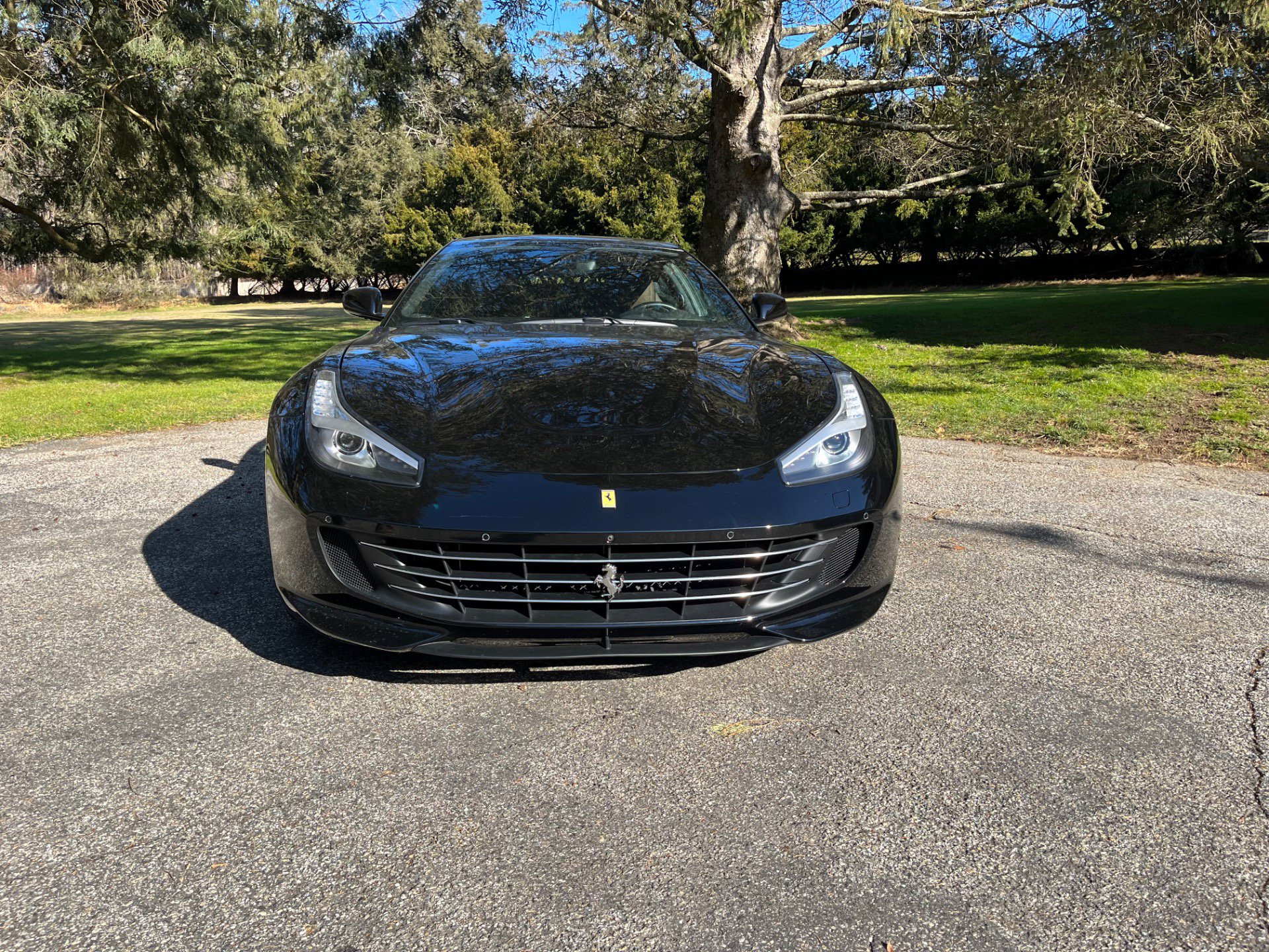 Used 2018 Ferrari GTC4Lusso T RWD image 4