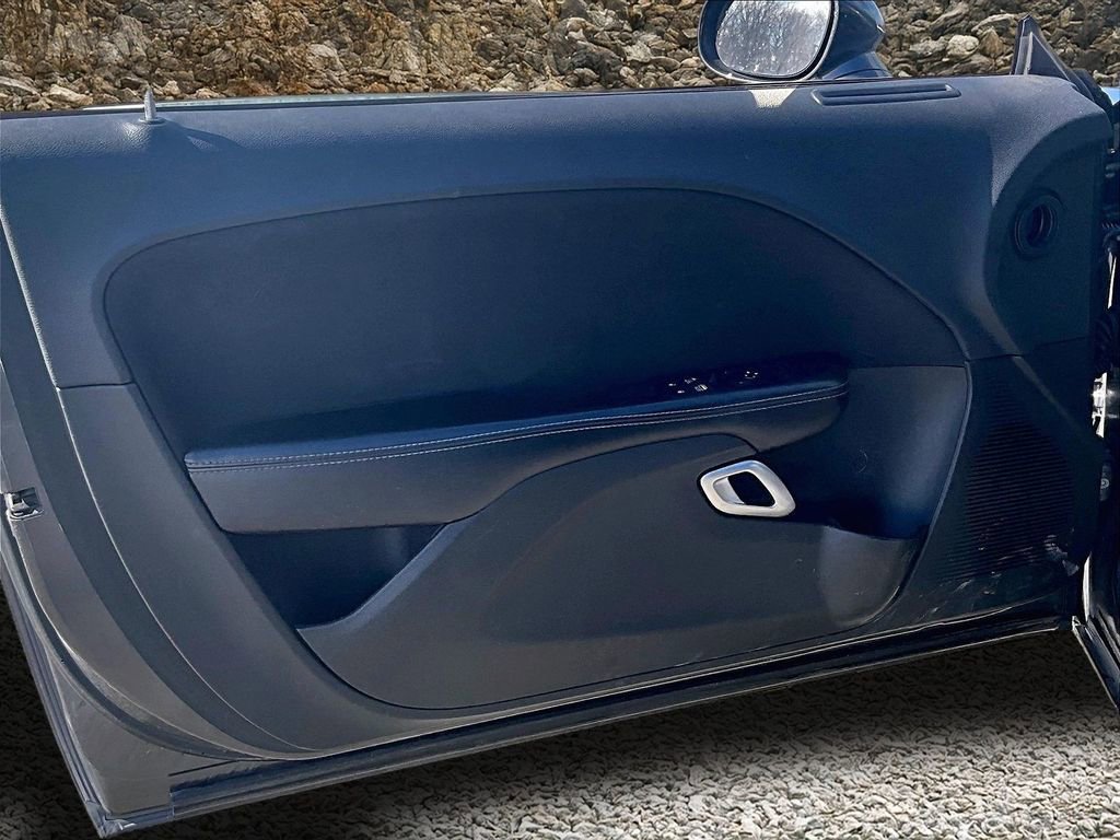 Used 2019 Dodge Challenger SXT image 18