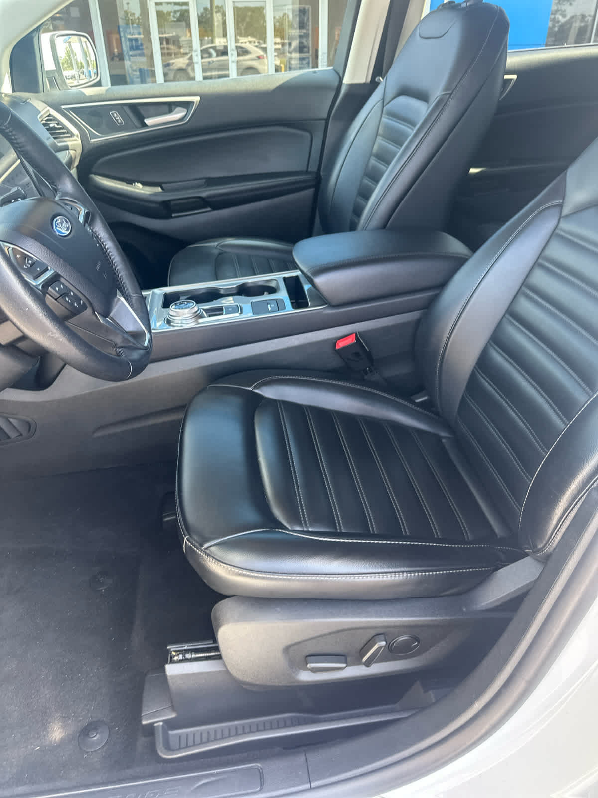 Used 2024 Ford Edge SEL AWD/4WD image 14