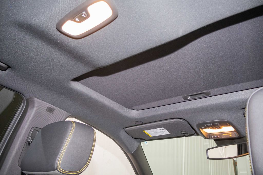 Certified 2025 Chevrolet Colorado ZR2 w/ Technology Package image 17