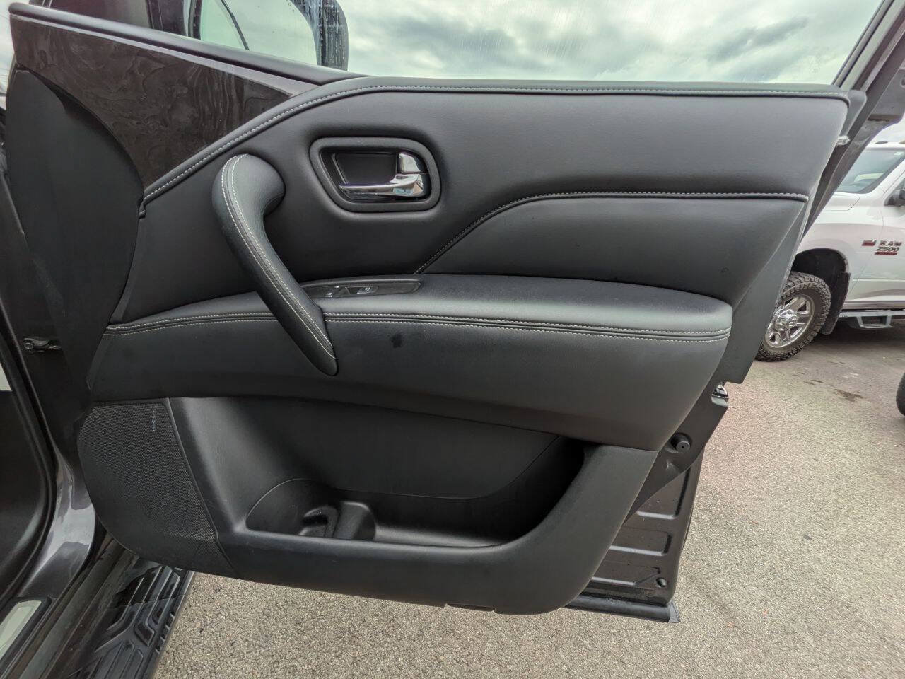 Used 2024 INFINITI QX80 Luxe AWD/4WD image 18