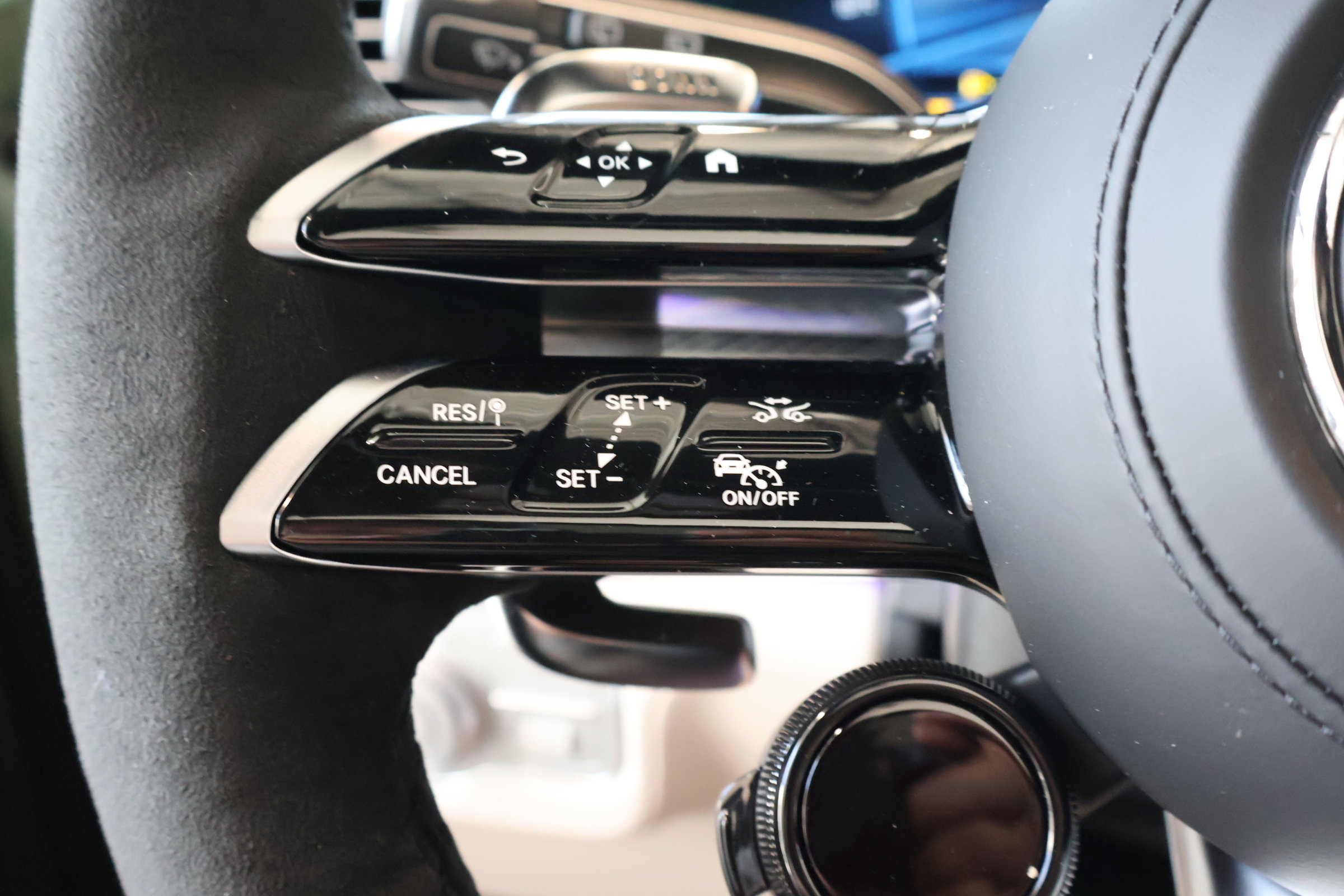 New 2026 Mercedes-Benz GLS 63 AMG 4MATIC image 25