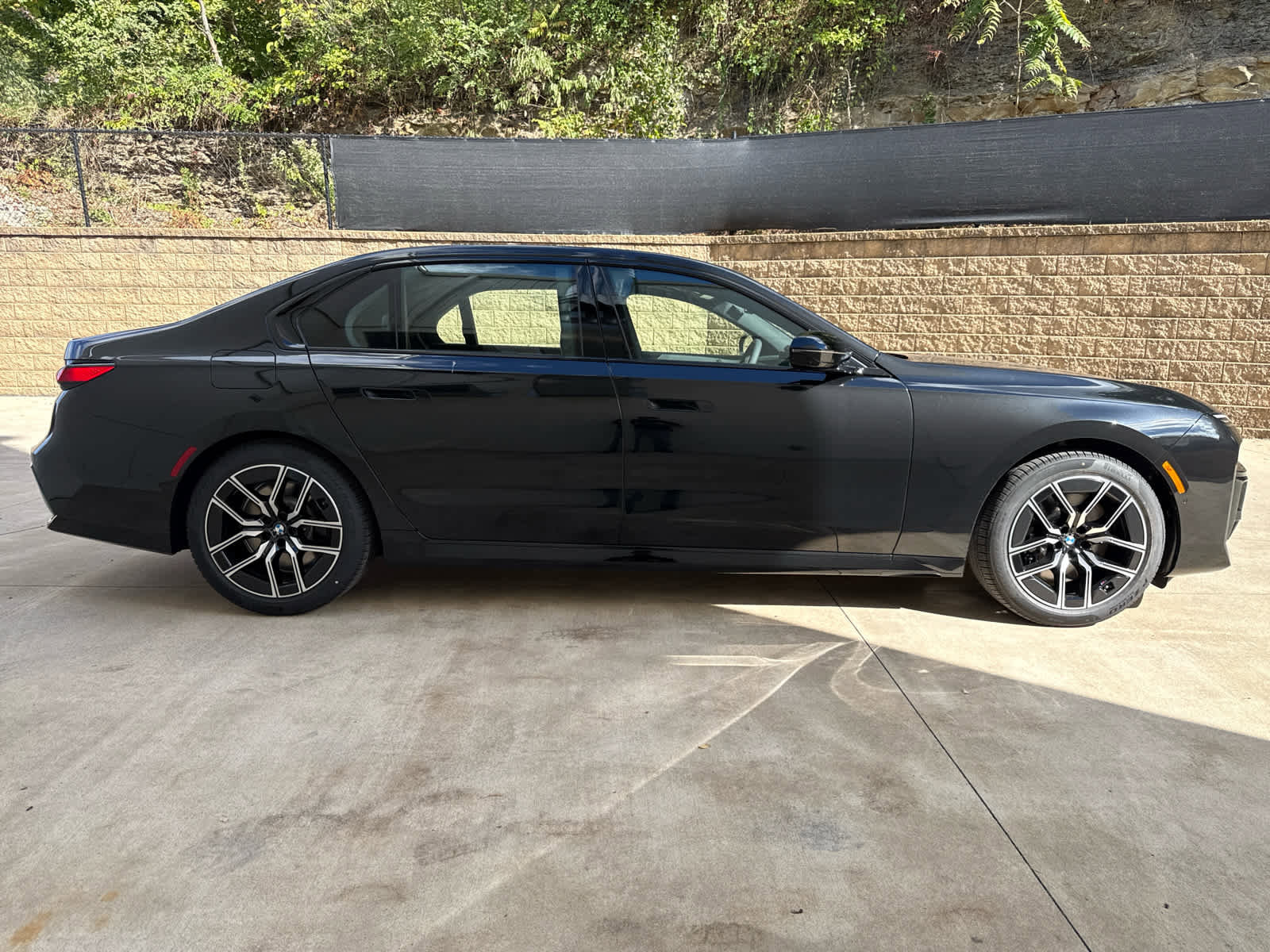 New 2026 BMW 740i xDrive w/ Premium Package image 7