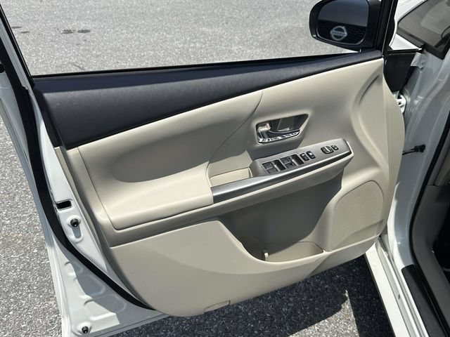 Used 2016 Toyota Prius V Four FWD image 16