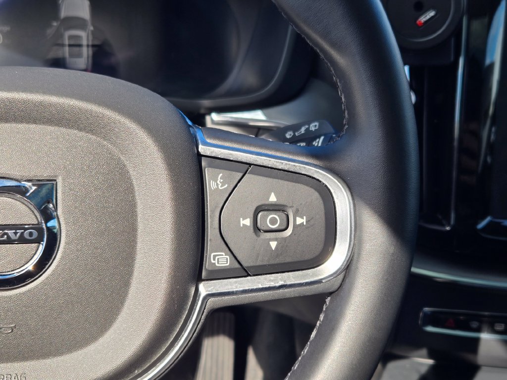 Used 2025 Volvo XC60 B5 Core w/ Climate Package AWD/4WD image 43