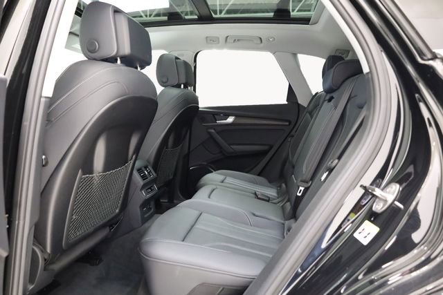 Used 2024 Audi Q5 2.0T Premium w/ Convenience Package image 29