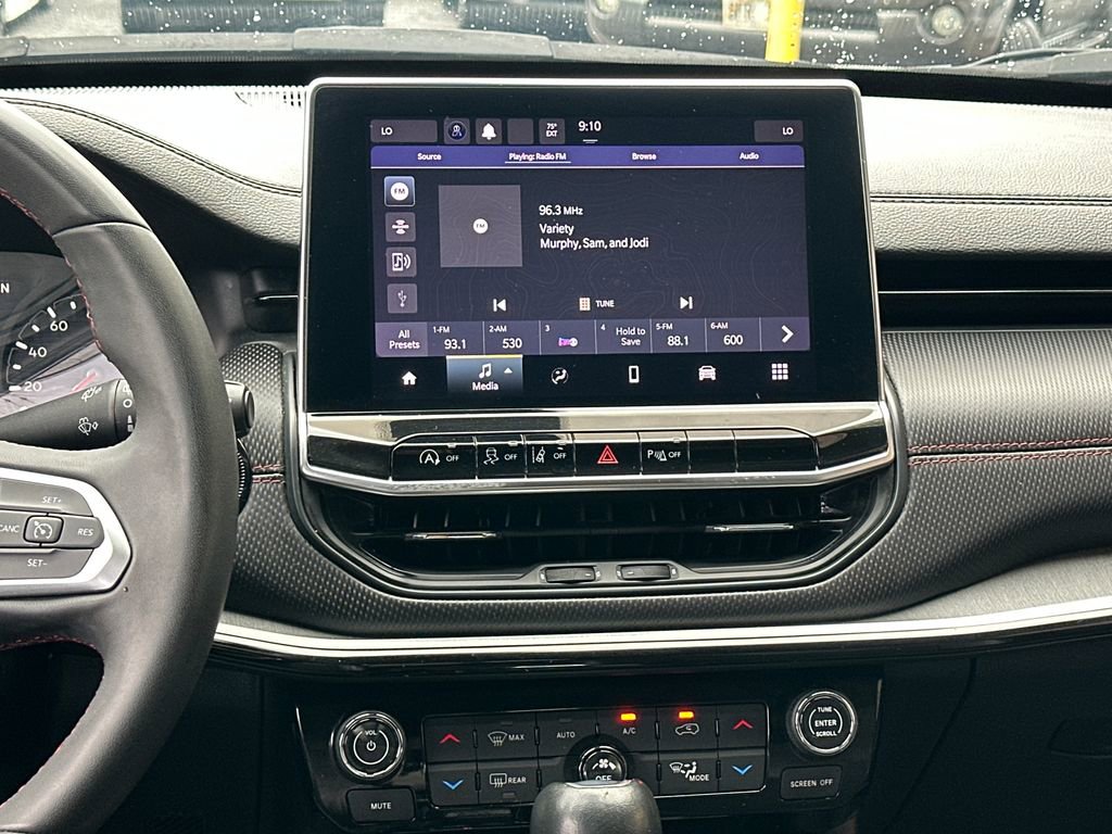 Used 2023 Jeep Compass Trailhawk image 16