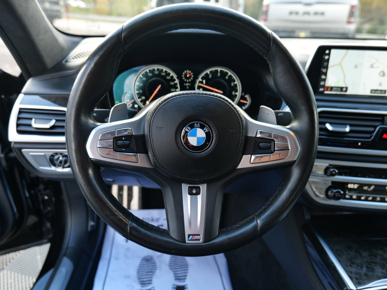 Used 2018 BMW M760i xDrive image 18