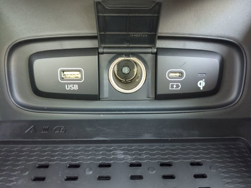 New 2026 Hyundai Venue SEL image 25