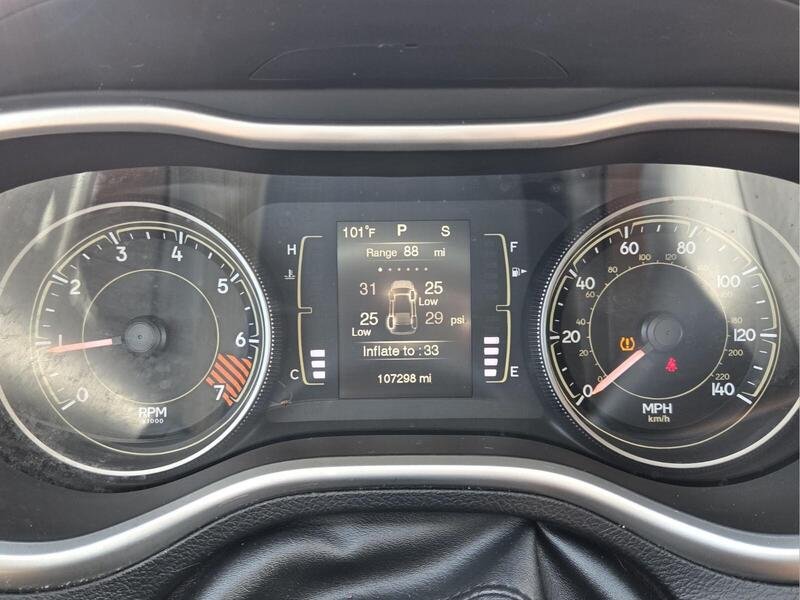 Used 2014 Jeep Cherokee Sport w/ Trailer Tow Group FWD image 32