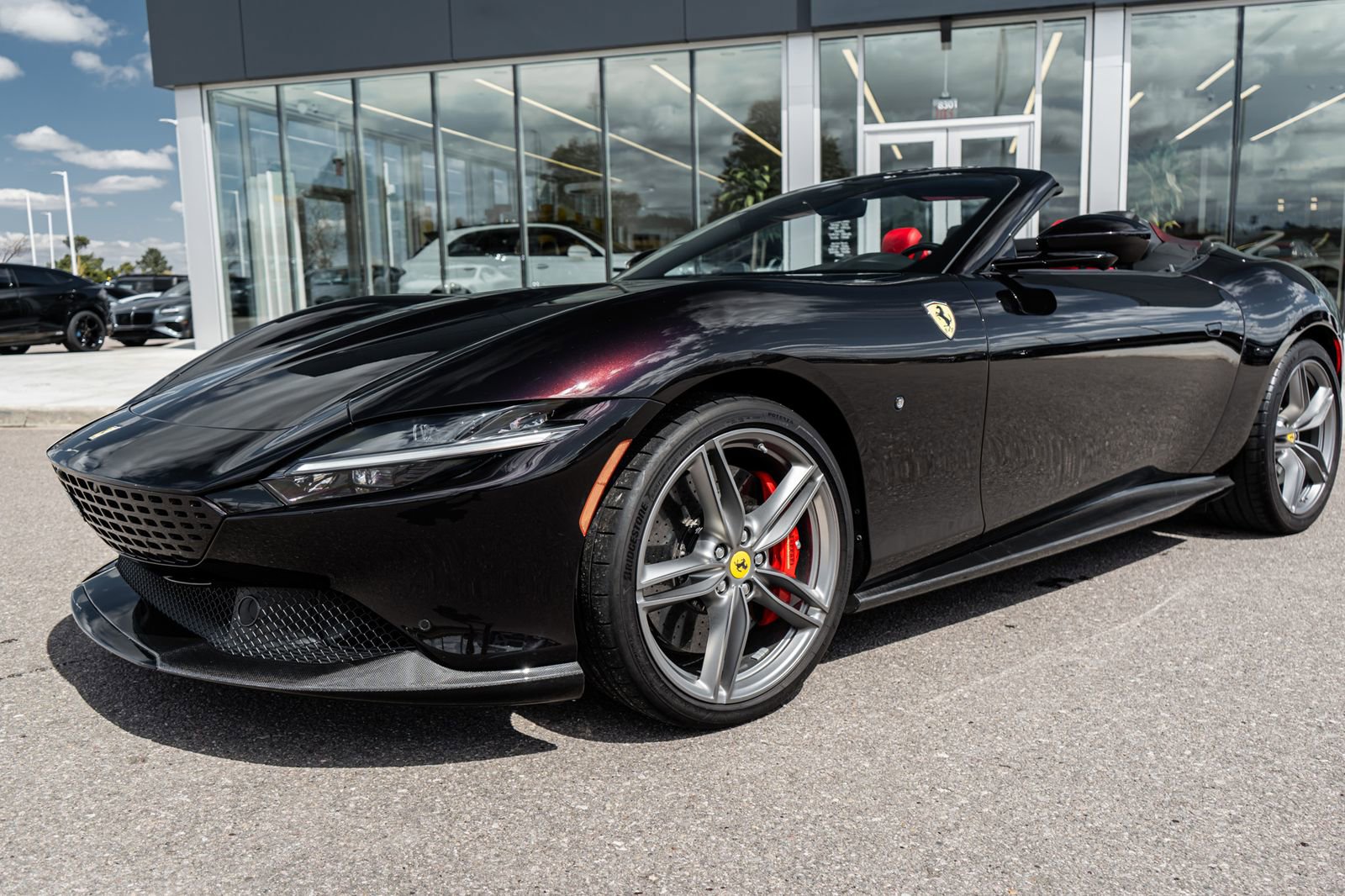 Used 2024 Ferrari Roma Spider RWD image 21