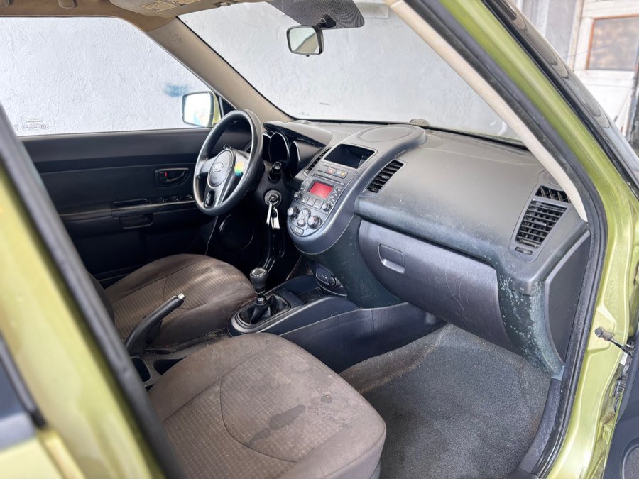 Used 2012 Kia Soul FWD image 21